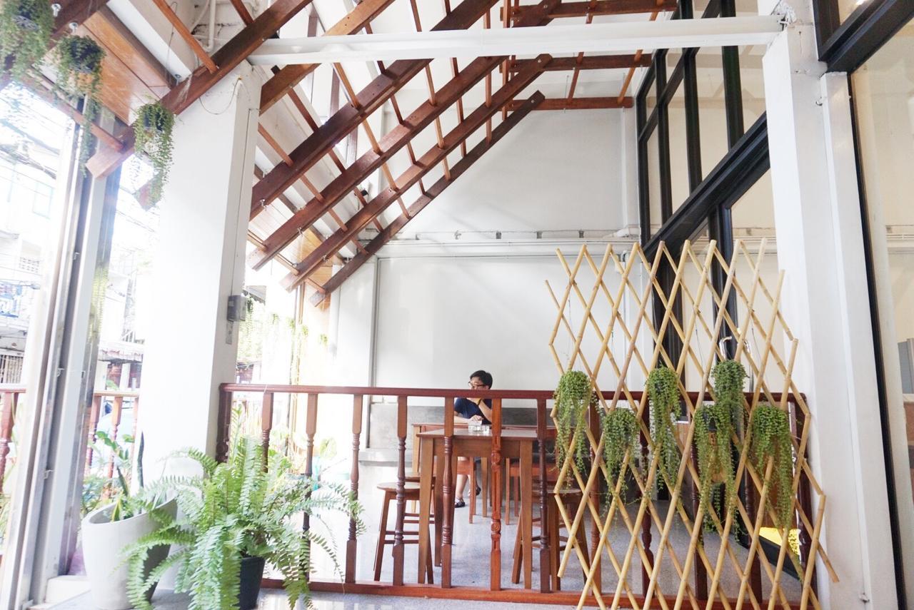 Boon Street Hostel Bangkok Exterior photo