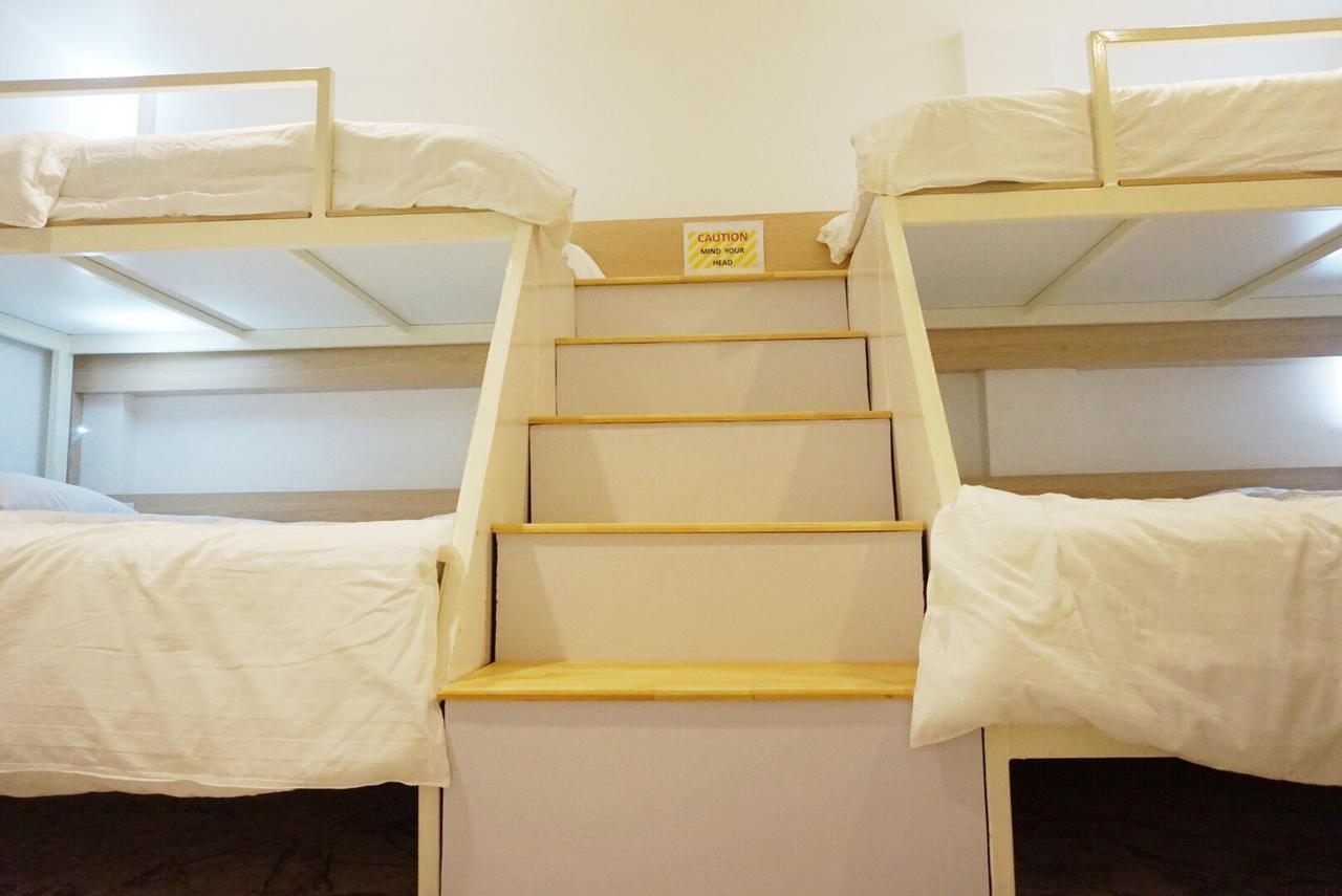 Boon Street Hostel Bangkok Exterior photo