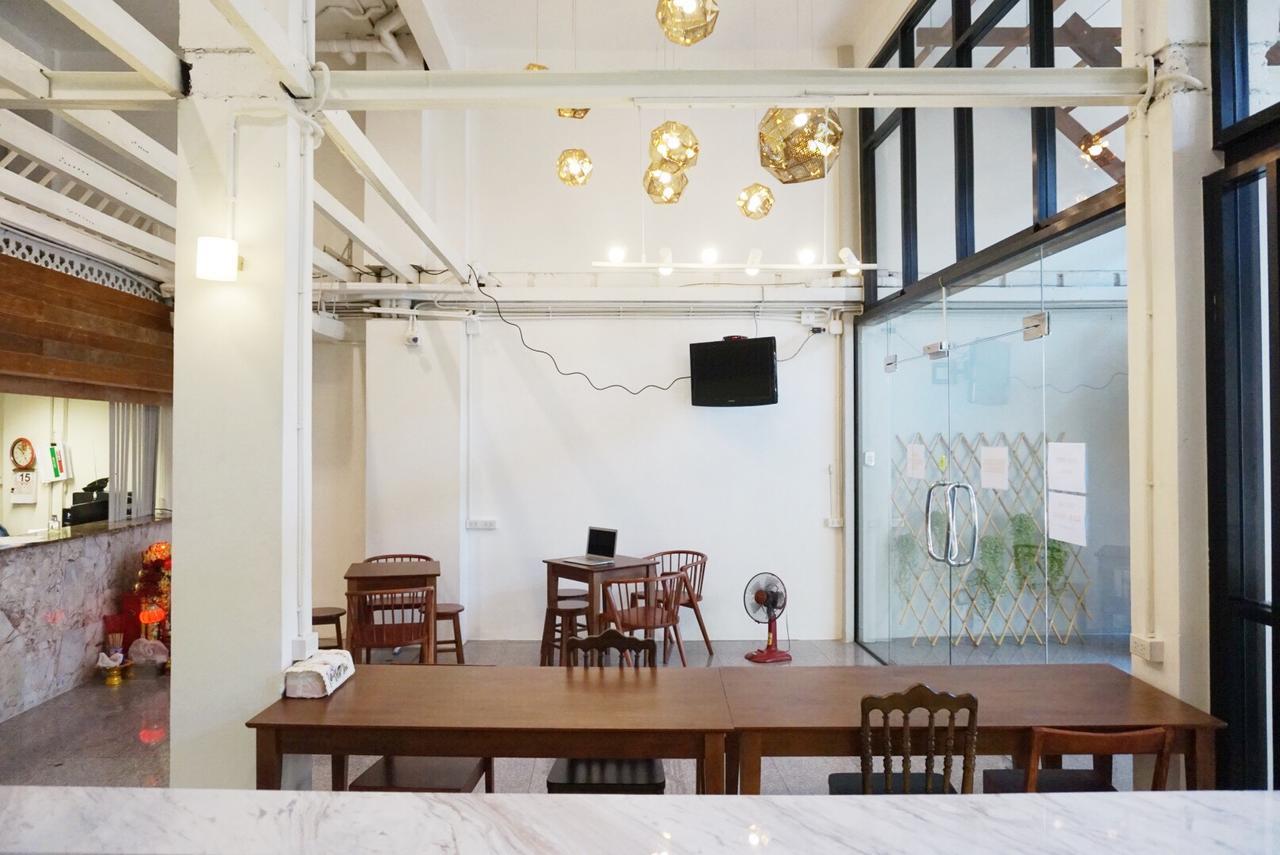 Boon Street Hostel Bangkok Exterior photo