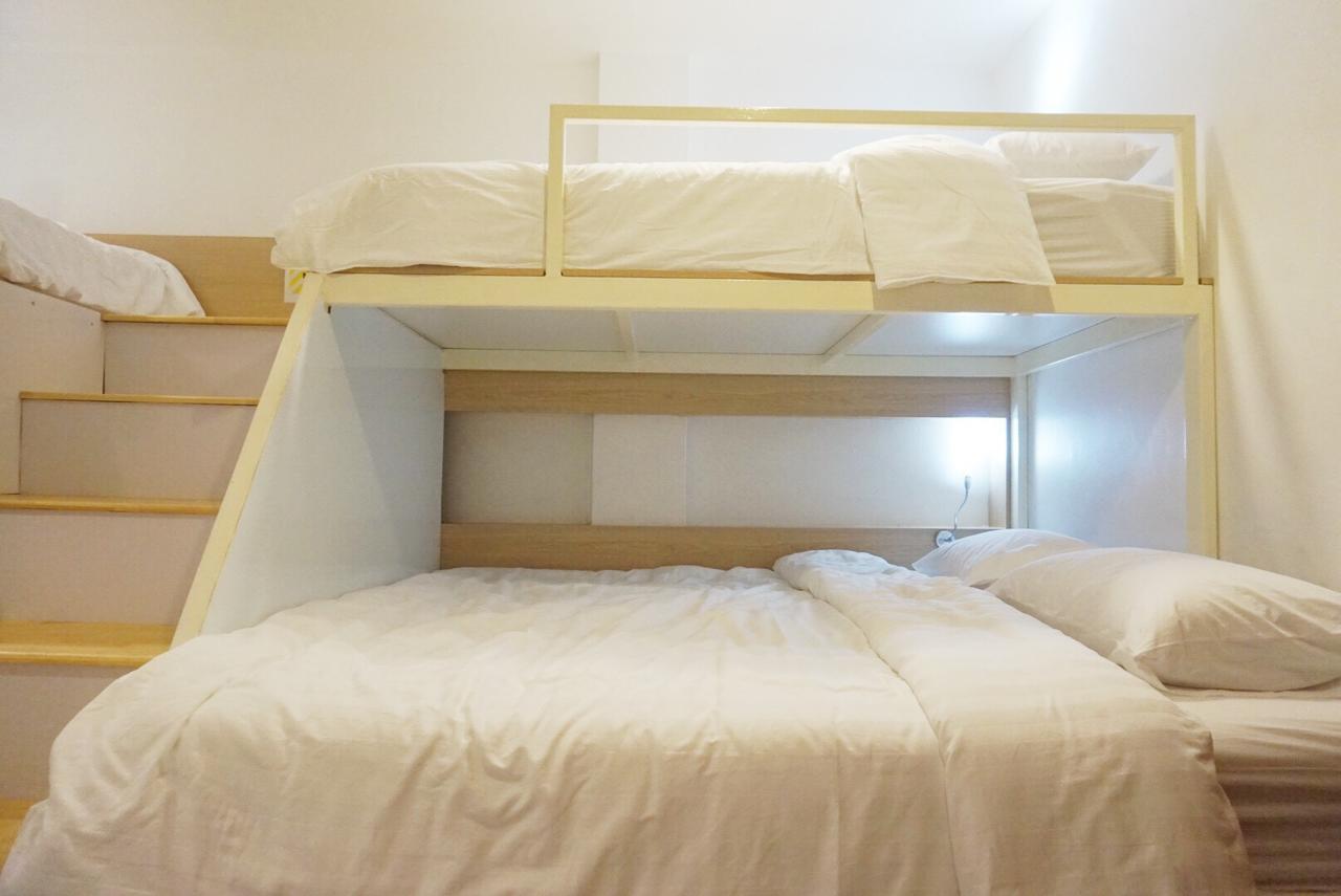 Boon Street Hostel Bangkok Exterior photo