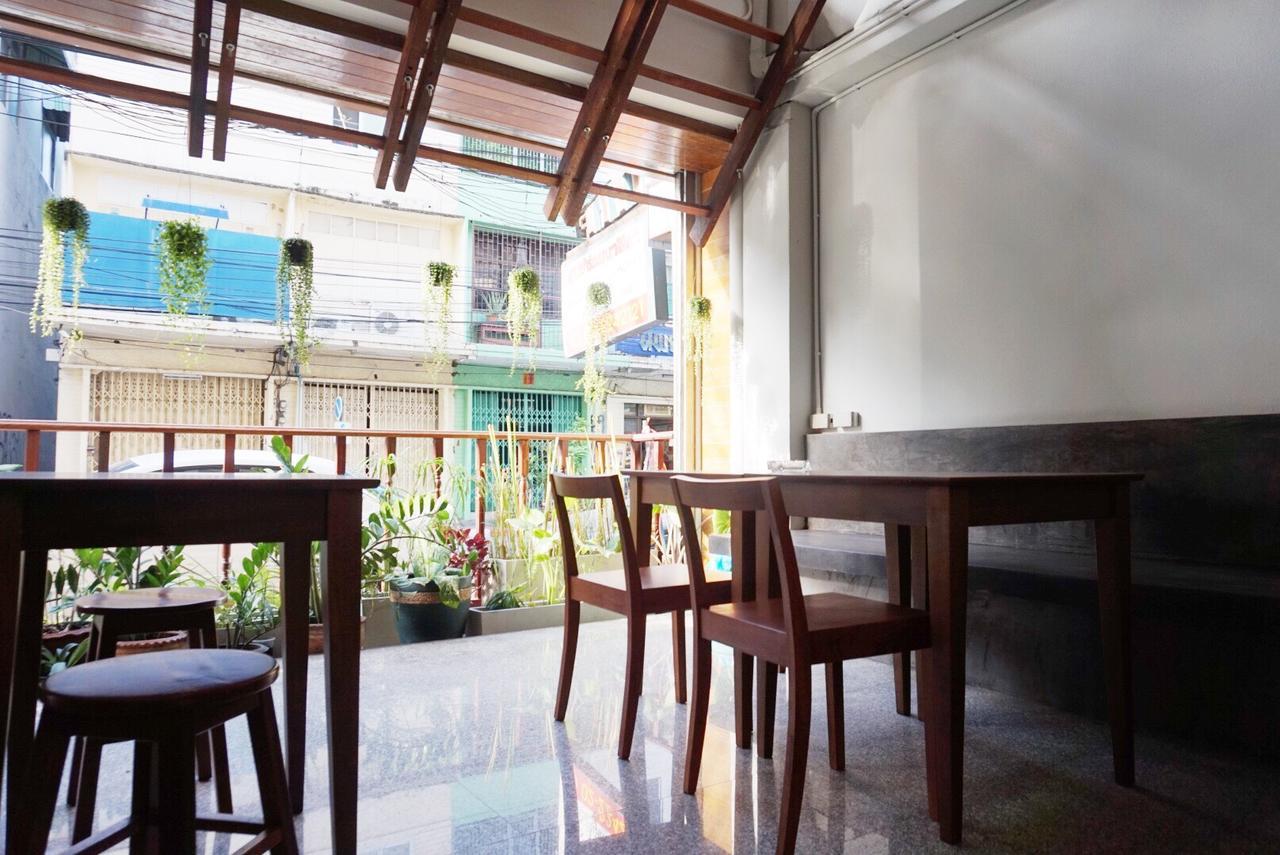 Boon Street Hostel Bangkok Exterior photo